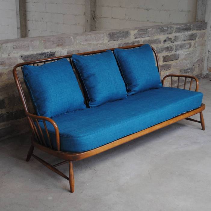 Vintage Ercol Jubilee Sofa in Teal , Sketch Interiors Sketch Interiors Eclectic style living room Sofas & armchairs
