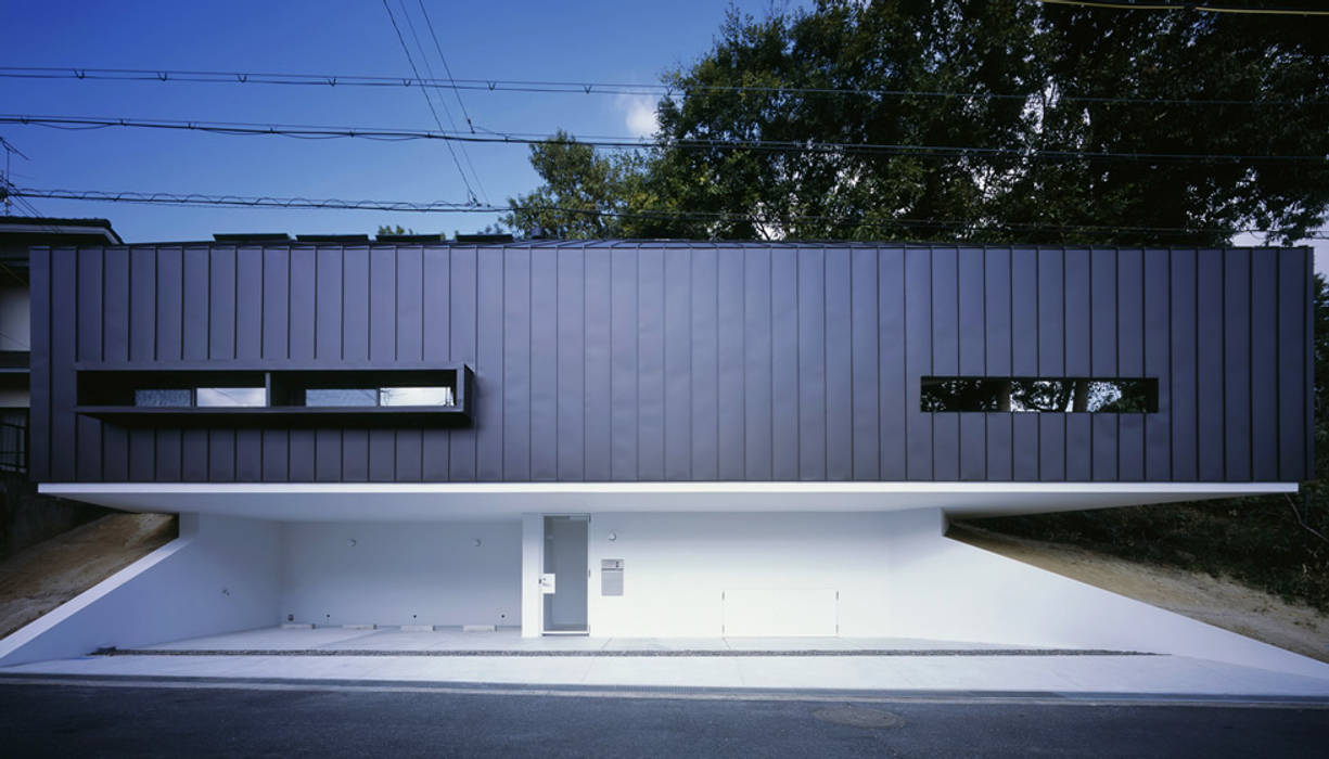 House in Umamioka, 設計組織DNA 設計組織DNA モダンな 家 建物,空,矩形,シェード,窓,木,木,アーバンデザイン,複合材料,ファサード