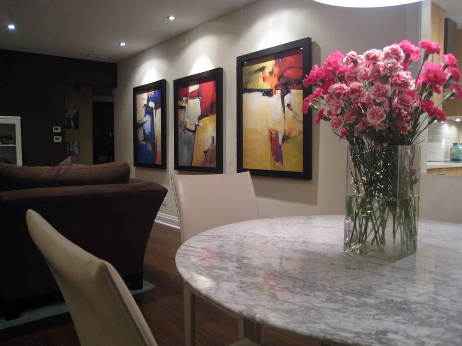 Interior decoration with modern art works, SHEEVIA INTERIOR CONCEPTS SHEEVIA INTERIOR CONCEPTS Other spaces Pictures & paintings