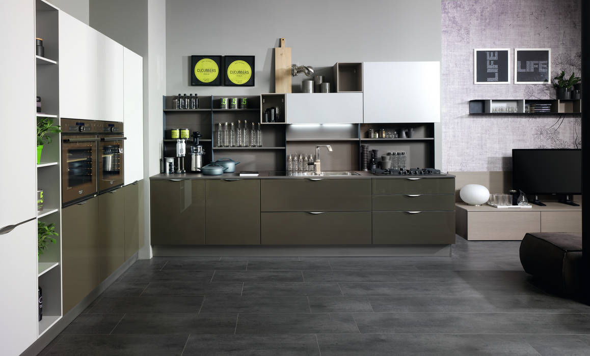 BELLE CUCINE: Colonne e pensili in laccato opaco frost, stosa cucine stosa cucine 모던스타일 주방 조리대