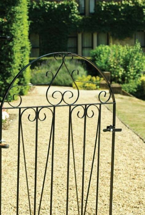 A Selection of Wrought Iron Gates, Garden Gates Direct Garden Gates Direct 庭院 柵欄與牆