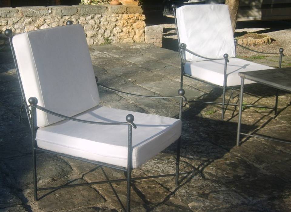 Romantic Outdoor furniture, VICIANI VICIANI Classic style gardens Iron/Steel Furniture