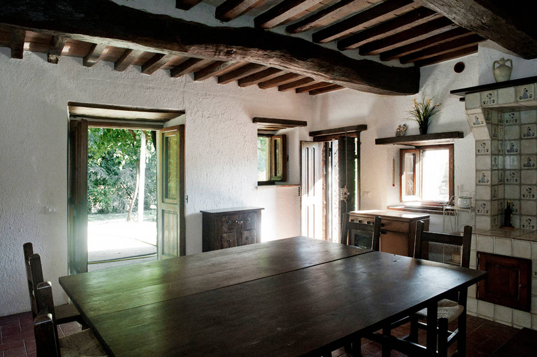 Tenuta Il Molinetto_Home Staging, ArchEnjoy Studio ArchEnjoy Studio Rustic style dining room