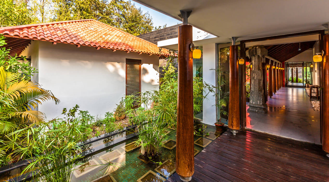 G Farm House, Kumar Moorthy & Associates Kumar Moorthy & Associates Eclectic style garden