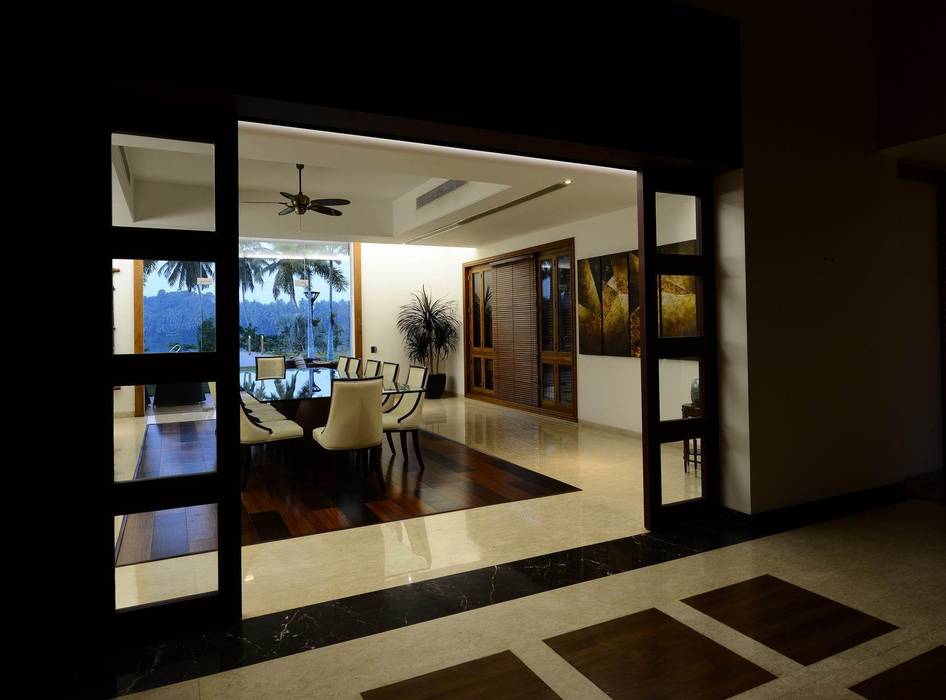 PRIVATE RESIDENCE AT KERALA(CALICUT)INDIA, TOPOS+PARTNERS TOPOS+PARTNERS Comedores de estilo clásico