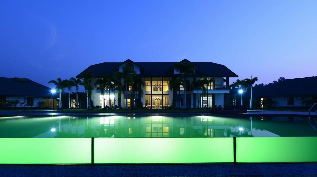 PRIVATE RESIDENCE AT KERALA(CALICUT)INDIA, TOPOS+PARTNERS TOPOS+PARTNERS Maisons classiques