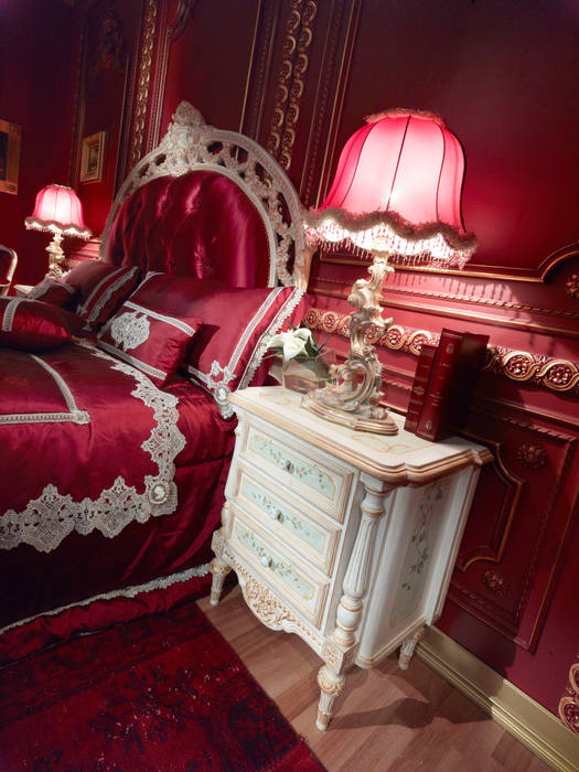 Cassandra Asnaghi Interiors Classic style bedroom Beds & headboards