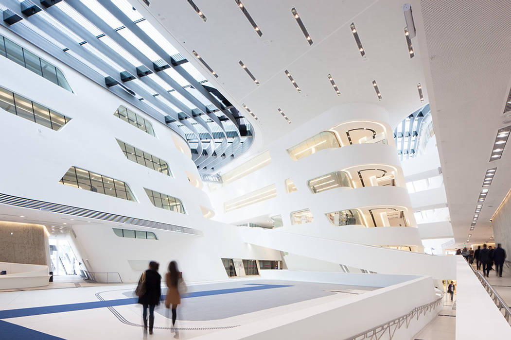 Zaha Hadid | Library and Learning Center WU Campus Wien: modern von Ing. Markus Kaiser | Design- und Architekturfotografie,Modern