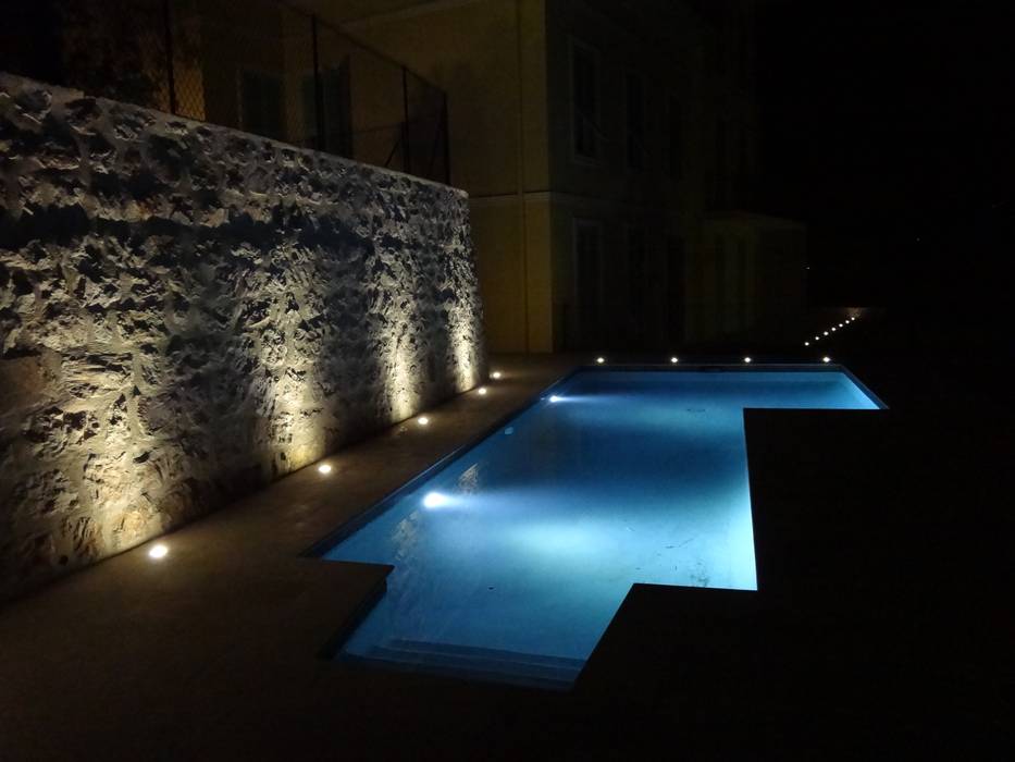 Villa à Menton, Agence Manuel MARTINEZ Agence Manuel MARTINEZ Modern Pool