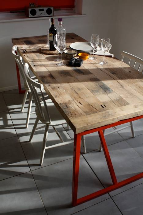 Kanteen Table in Reclaimed French Oak Salvation Furniture Comedores de estilo industrial Mesas