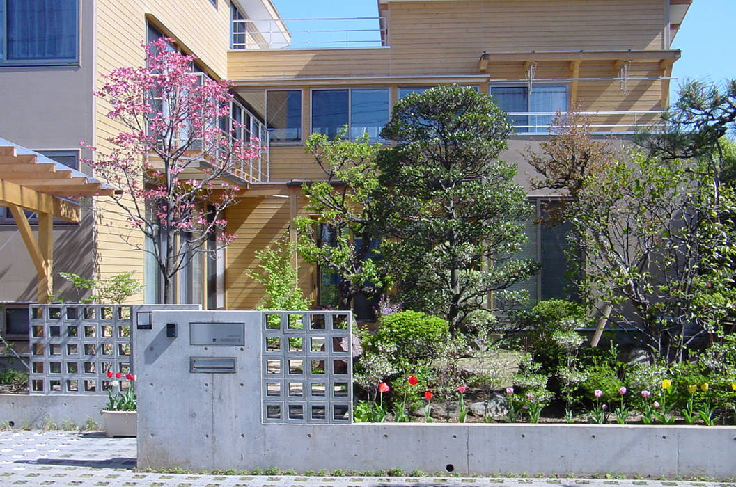 外観（春） 八島建築設計室 オリジナルな 家