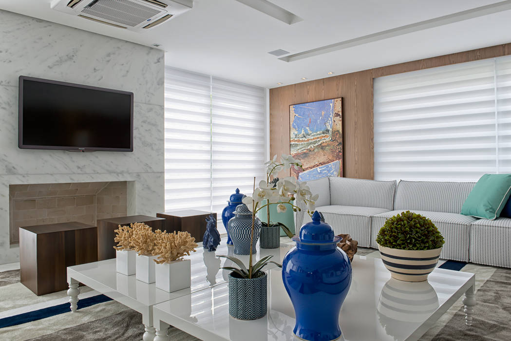 Casa em Jurerê Internacional - SC - Brasil Salas de estar clássicas por Samara Barbosa Arquitetura Clássico