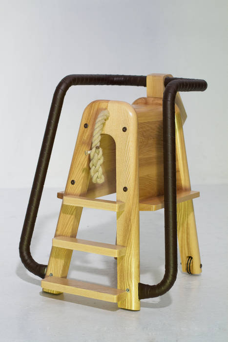 Play&Eat Saddle Seat, Tamasine Osher Design Tamasine Osher Design