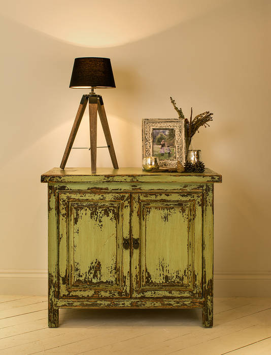 Tukang Vintage Sideboard - Green puji Salones de estilo moderno Alacenas y aparadores