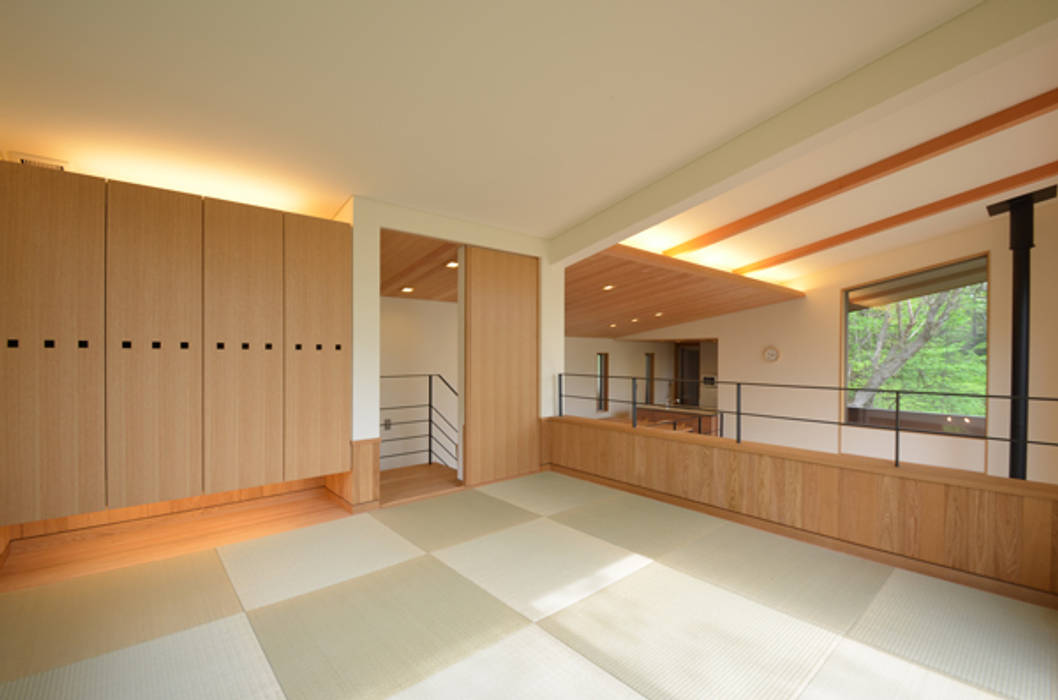 大きな栗の木の下の家, 鎌田建築設計室 鎌田建築設計室 Salas multimedia de estilo asiático