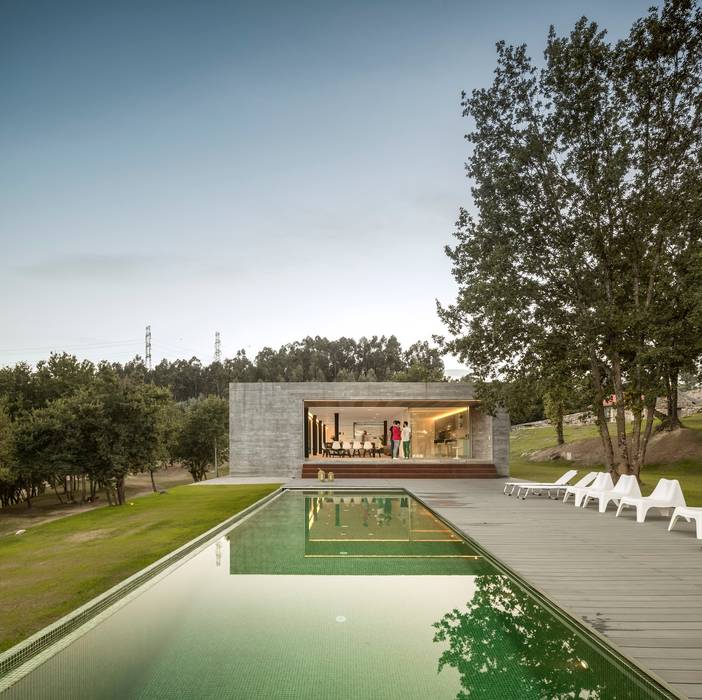 Sambade House, spaceworkers® spaceworkers® Piscine moderne