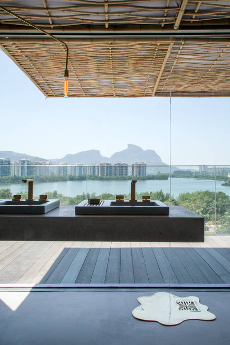 Loft Tropical - Casa Cor 2014, Gisele Taranto Arquitetura Gisele Taranto Arquitetura Varandas, alpendres e terraços modernos