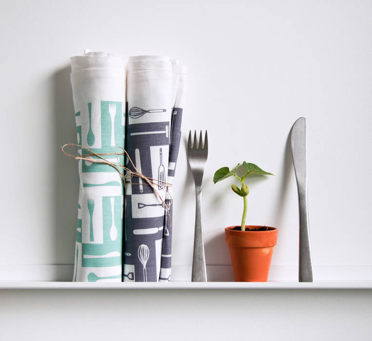 Plot to Plate tea towels by Kate Farley Kate Farley Cocinas de estilo moderno Accesorios y textiles