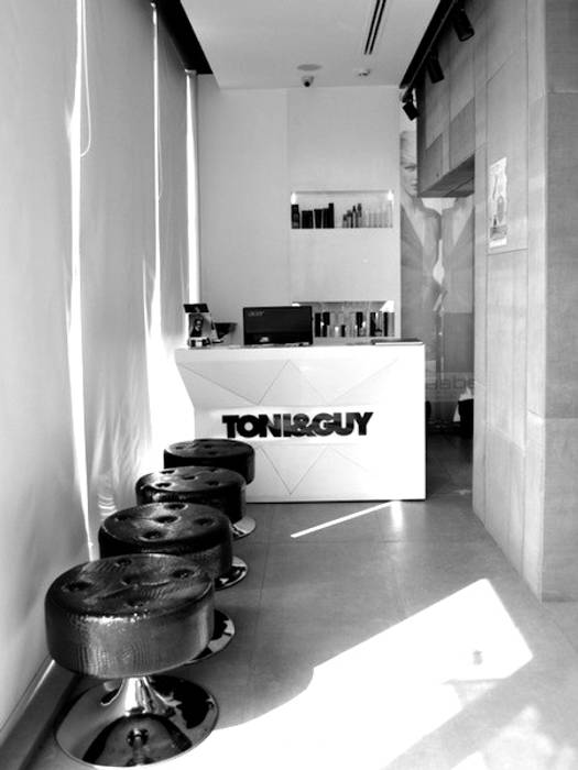 Toni & Guy Saloon, Play Design Studio Play Design Studio Commercial spaces Commercial Spaces