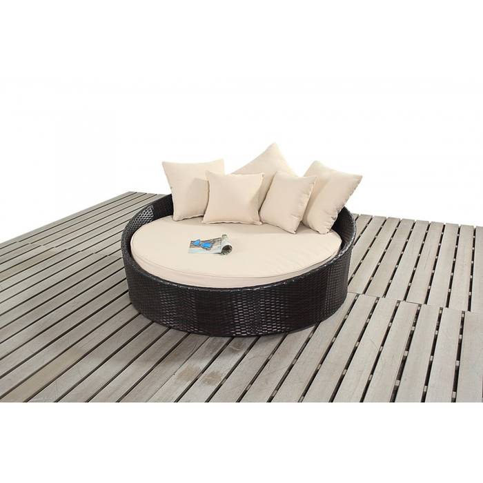 Bonsoni small daybed—includes a circular bed with a thick base cushion