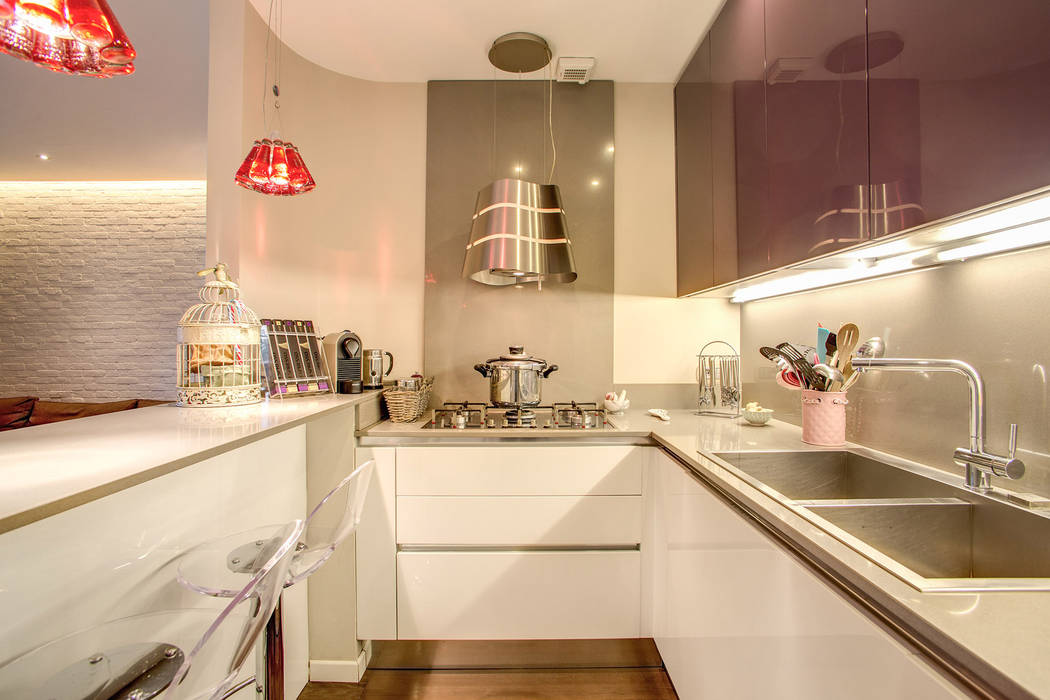 Cocinas de estilo moderno de MOB ARCHITECTS Moderno