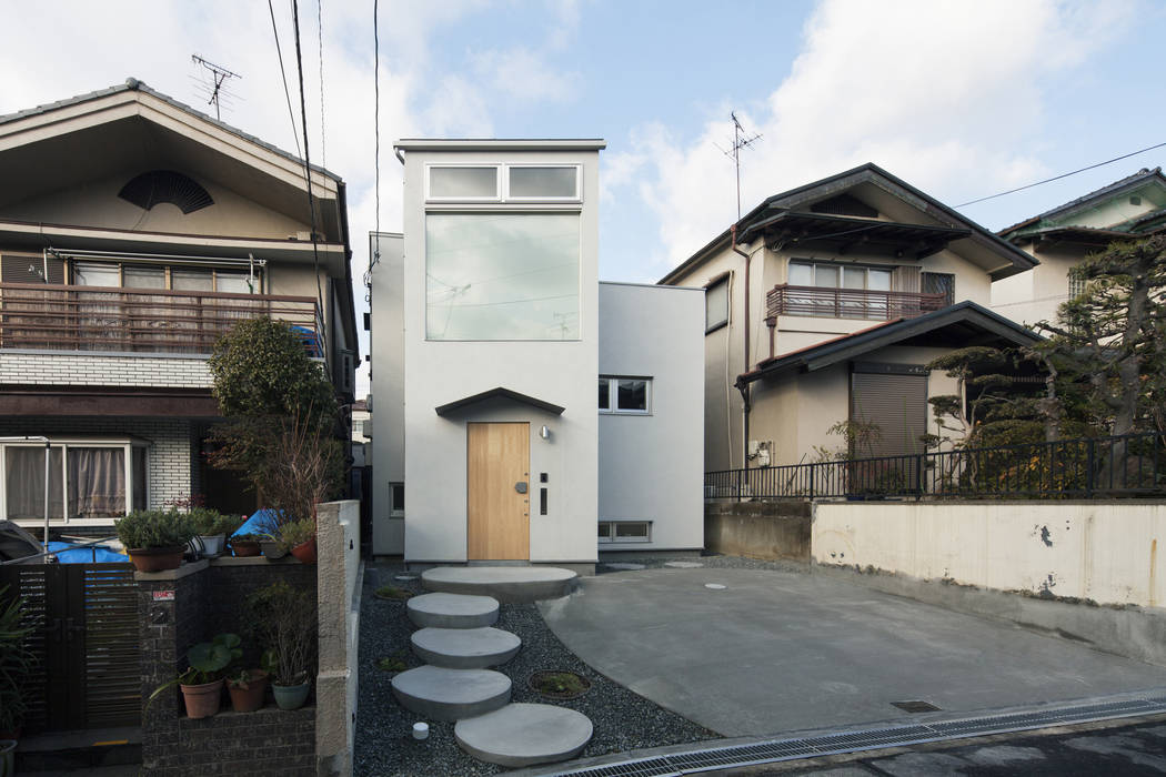 Moon, FUMIASO ARCHITECT & ASSOCIATES／ 阿曽芙実建築設計事務所 FUMIASO ARCHITECT & ASSOCIATES／ 阿曽芙実建築設計事務所 オリジナルな 家