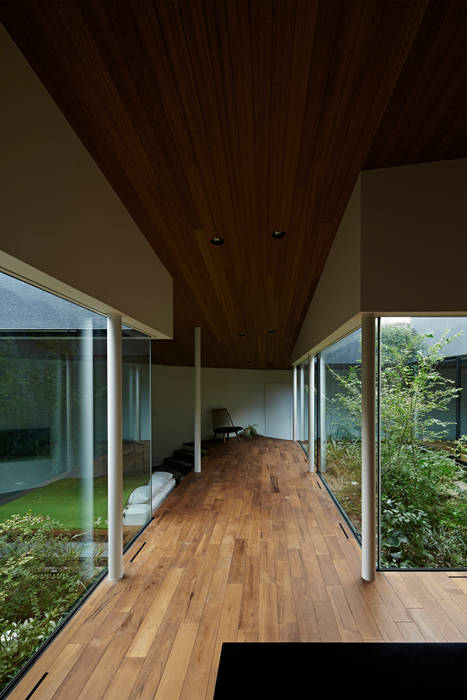 House in Higashimurayama, 石井秀樹建築設計事務所 石井秀樹建築設計事務所 Modern Corridor, Hallway and Staircase