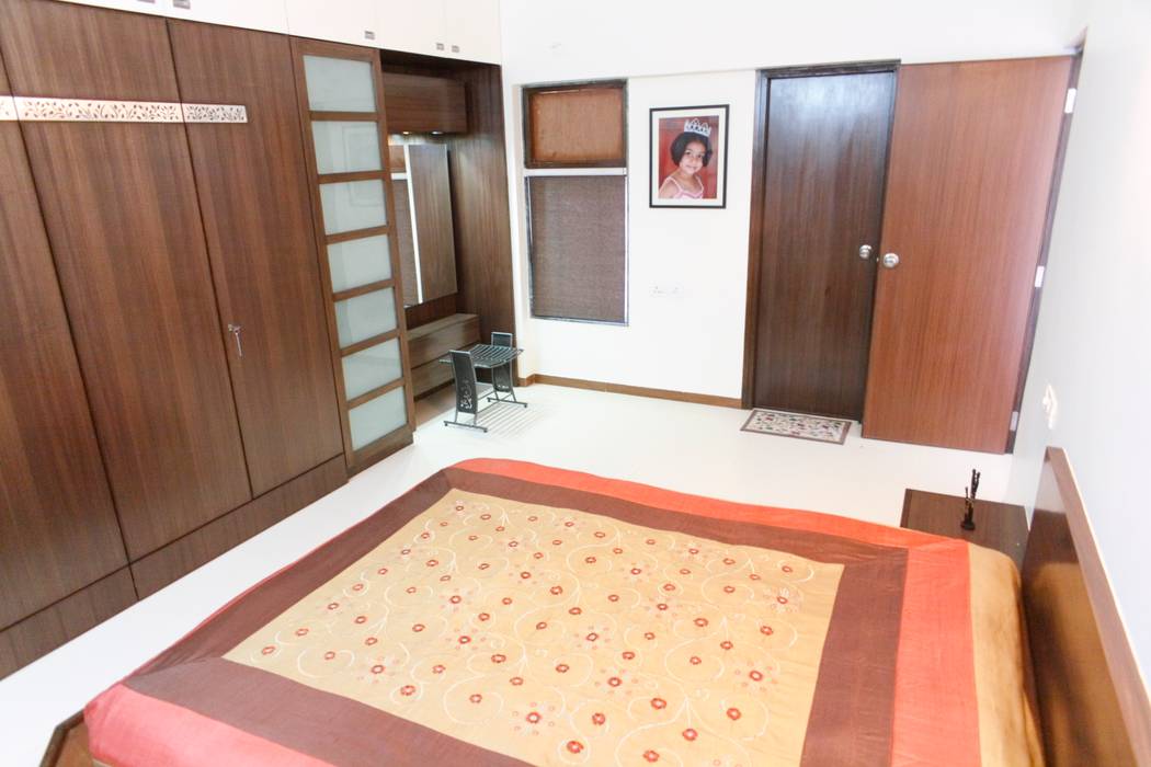 Apartment of Ashish Dalal , Pandya & Co. Pandya & Co. Modern houses Property,Building,Wood,Fixture,Interior design,Flooring,Floor,Wood stain,Wall,Hardwood