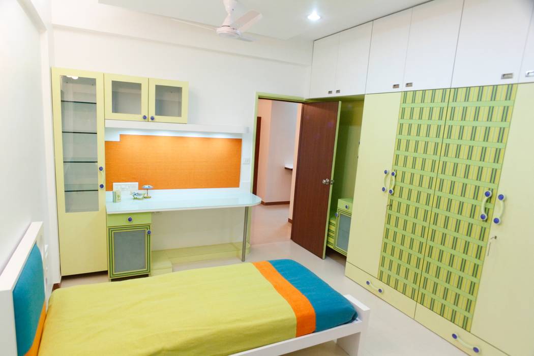 Apartment of Mr. Ashish Dalal Pandya & Co. Modern style bedroom