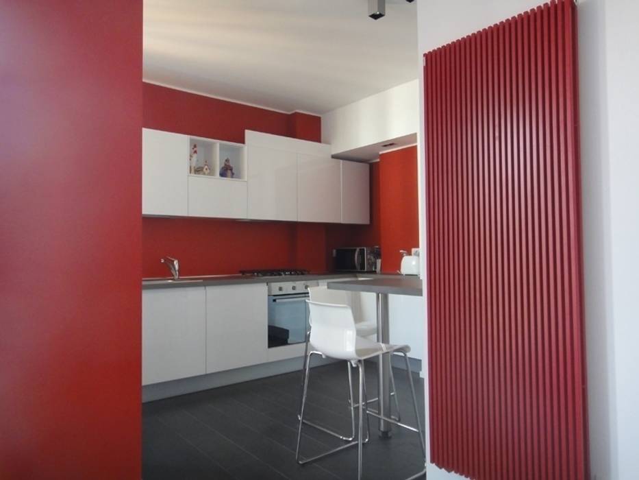 Cucina rossa studionove architettura Soggiorno moderno Illuminazione