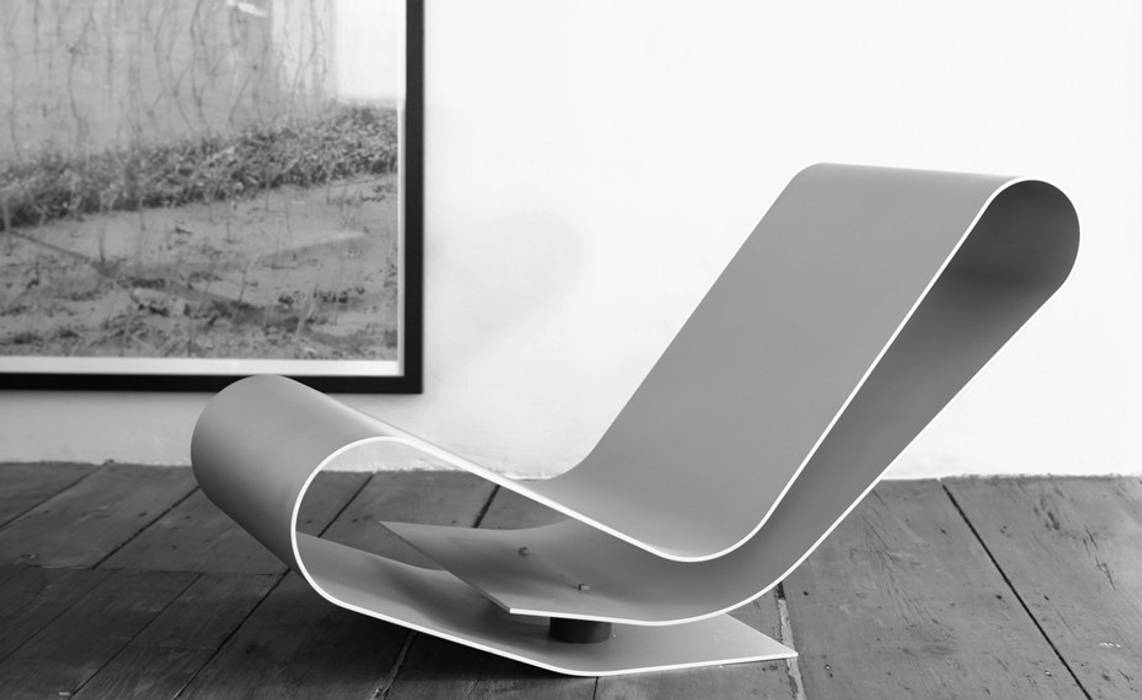 Low Chair Aluminium LC95A The Maarten Van Severen Foundation Moderne woonkamers Krukken, stoelen & zitkussens