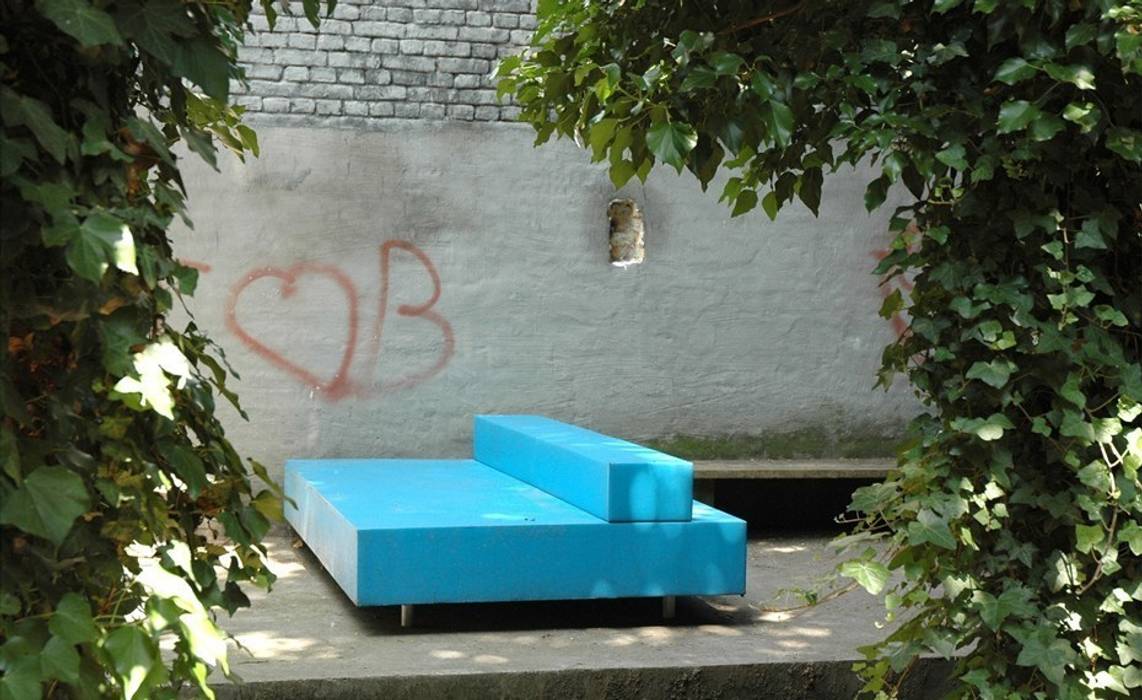 Blue Bench (BB97) The Maarten Van Severen Foundation Moderne woonkamers Krukken, stoelen & zitkussens