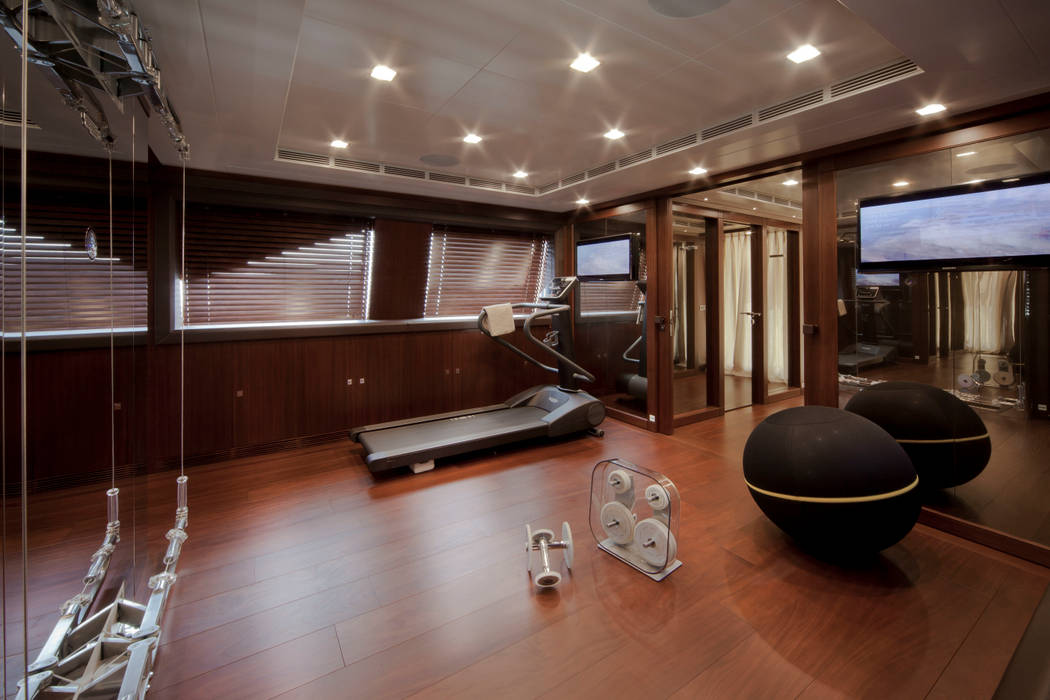 J'Ade, CRN SPA - YACHT YOUR WAY- CRN SPA - YACHT YOUR WAY- Yachts & jets