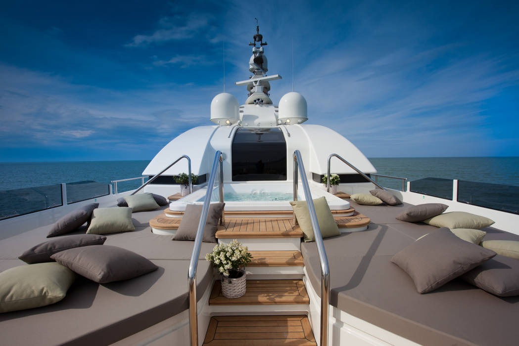 J'Ade, CRN SPA - YACHT YOUR WAY- CRN SPA - YACHT YOUR WAY- เรือยอร์ชและเรือเจ็ท