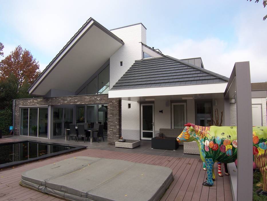 ​UITBREIDING EN UPGRADE VRIJSTAANDE WONING, EIKplan architecten BNA EIKplan architecten BNA