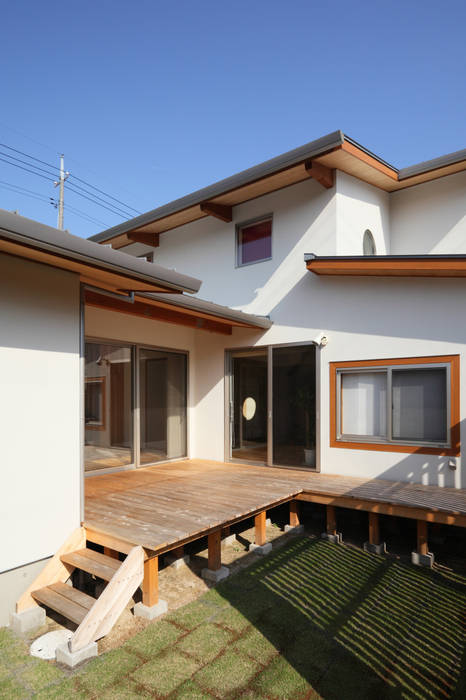 疏水の見える書斎のある家, ATELIER TAMA ATELIER TAMA Eclectic style houses