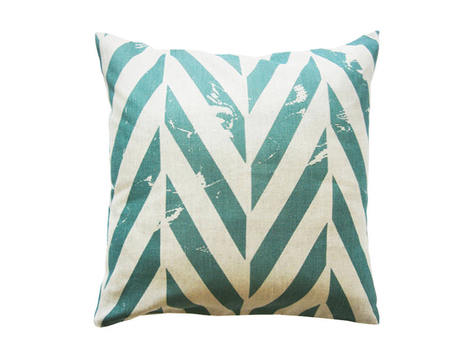 ZIGZAG printed decorative pillows by Lovely Home Idea, LOVELY HOME IDEA LOVELY HOME IDEA Modern living room Accessories & decoration