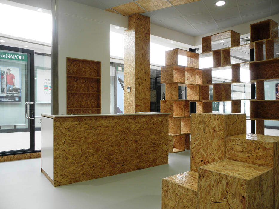 Football Store, LMarchitects LMarchitects Commercial spaces Office spaces & stores