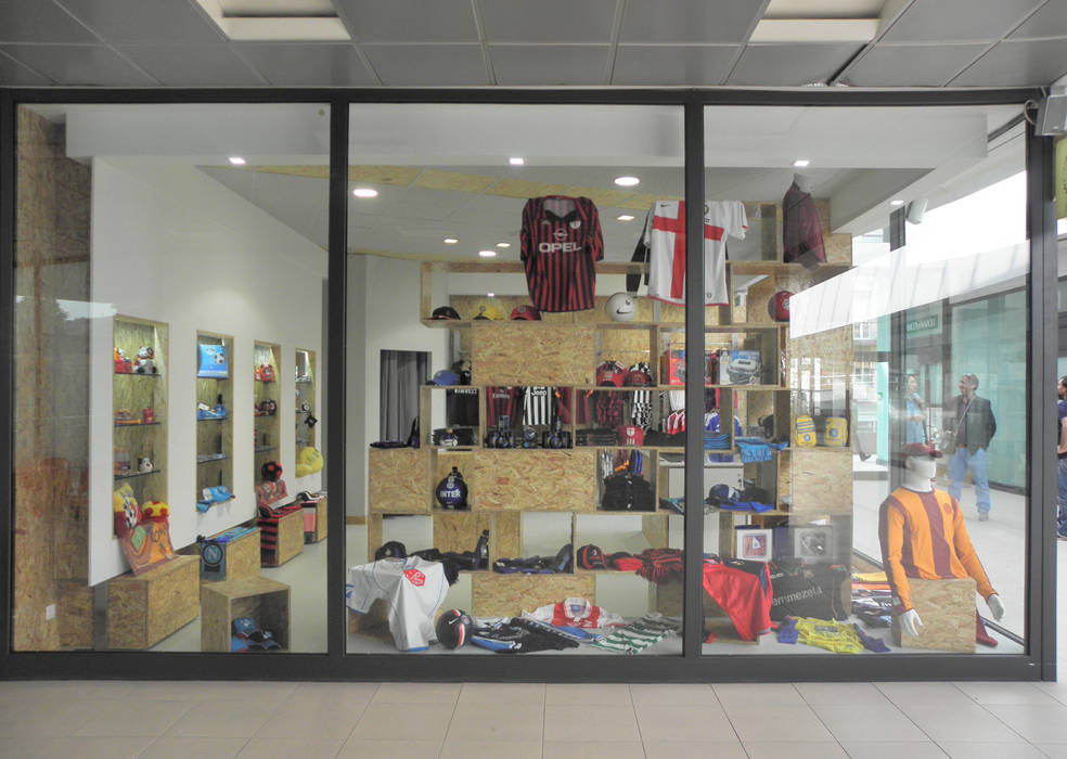 Football Store, LMarchitects LMarchitects Spazi commerciali Negozi & Locali Commerciali