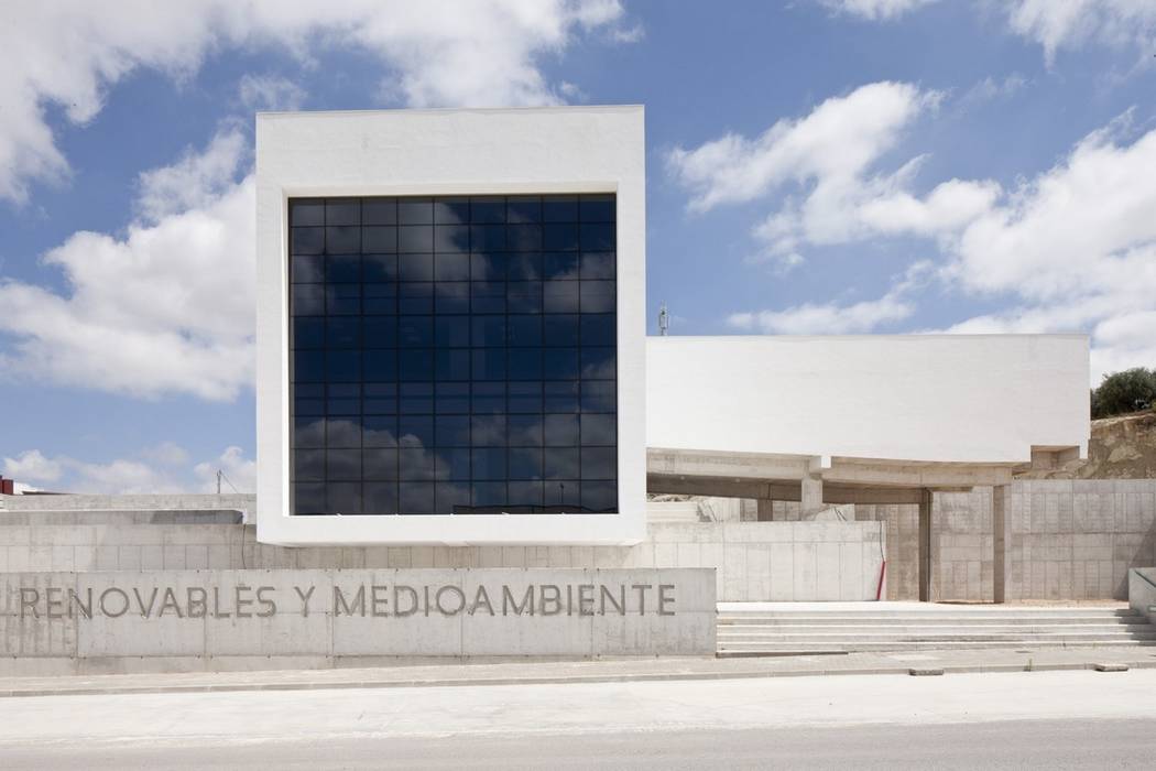 Centro de Formación y Empleo en Energías Renovables y Medioambiente, alba ceacero arquitectos alba ceacero arquitectos Espacios