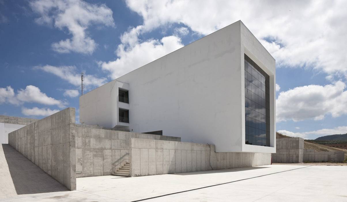 Centro de Formación y Empleo en Energías Renovables y Medioambiente, alba ceacero arquitectos alba ceacero arquitectos Espacios