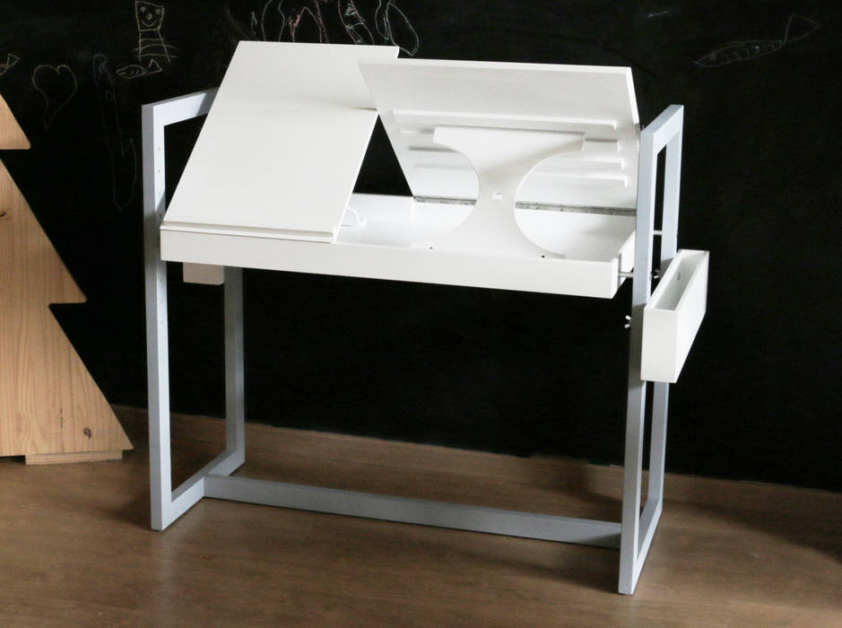 TABLE BUREAU ADAPTABLE POUR ENFANTS ET ADULTES, LOUIS SICARD LOUIS SICARD Bureau minimaliste Bureaux