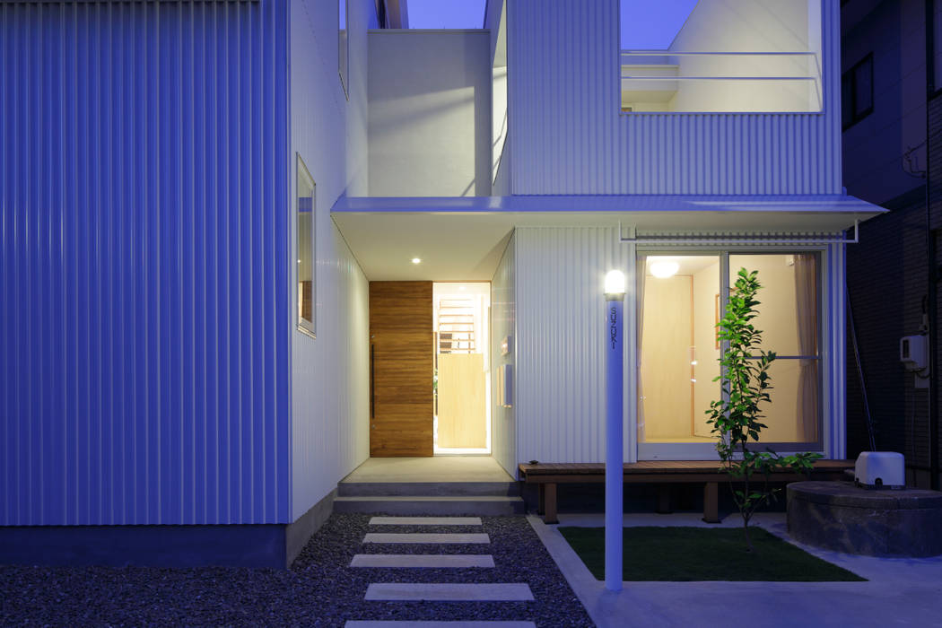 House in Gamagori: caico architect officeが手掛けたミニマリストです。,ミニマル