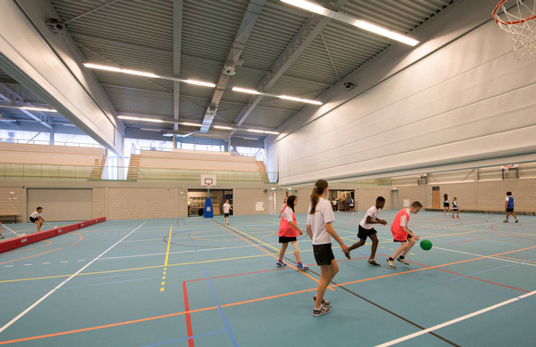 Sporthal Munnikenheide College, Etten-Leur, Liag Architecten en Bouwadviseurs: modern door Liag Architecten en Bouwadviseurs, Modern