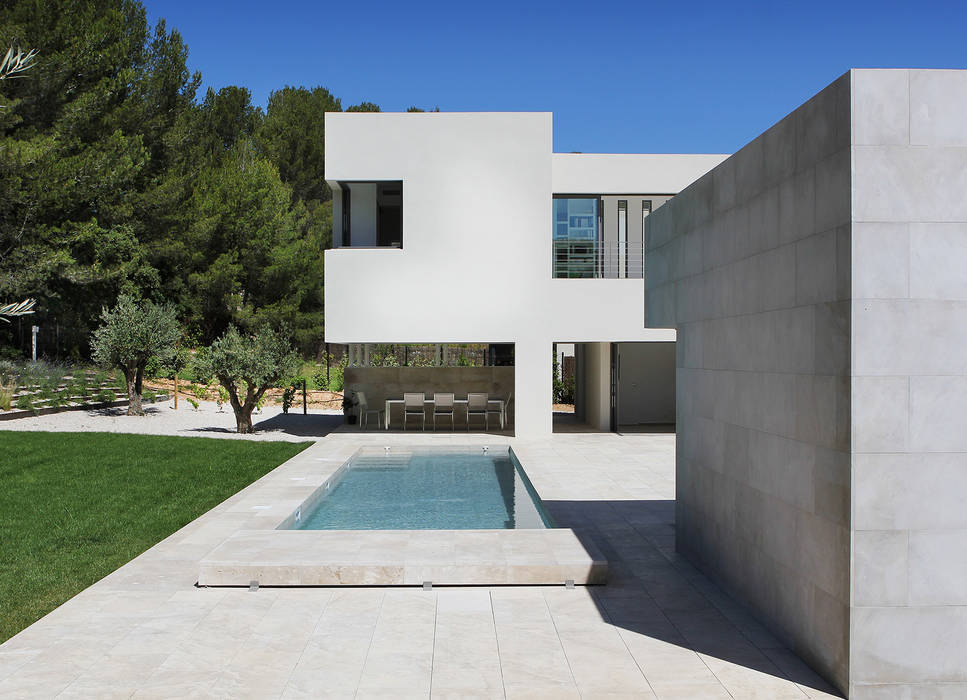 Maison à patio, Hamerman Rouby Architectes Hamerman Rouby Architectes Minimalistische Pools