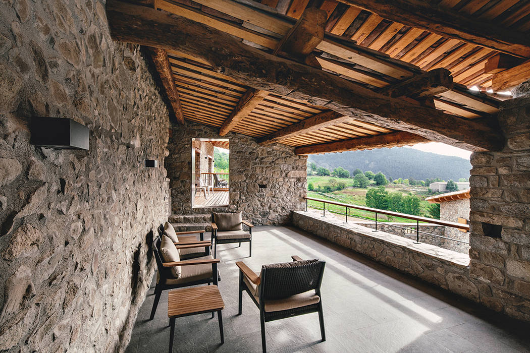 Rehabilitación en la Cerdanya, dom arquitectura dom arquitectura Weitere Zimmer Haustierzubehör