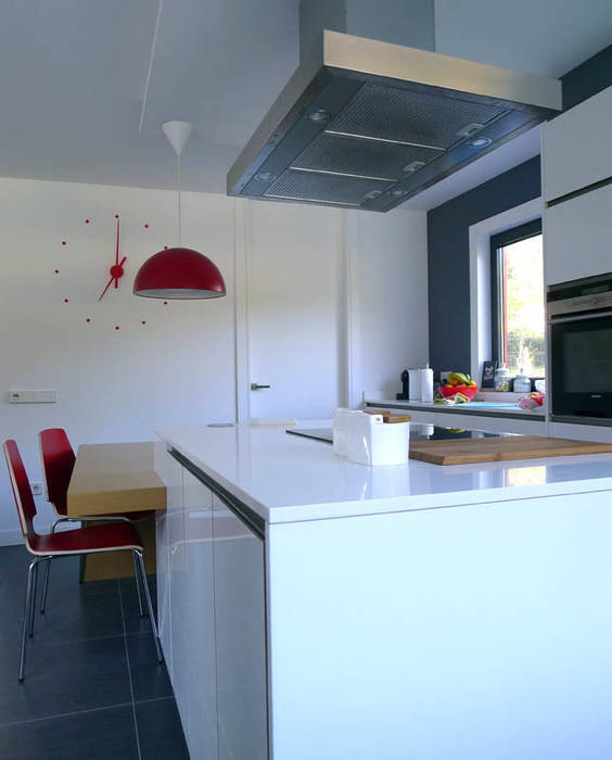 Vivienda en Fornos, AD+ arquitectura AD+ arquitectura Built-in kitchens