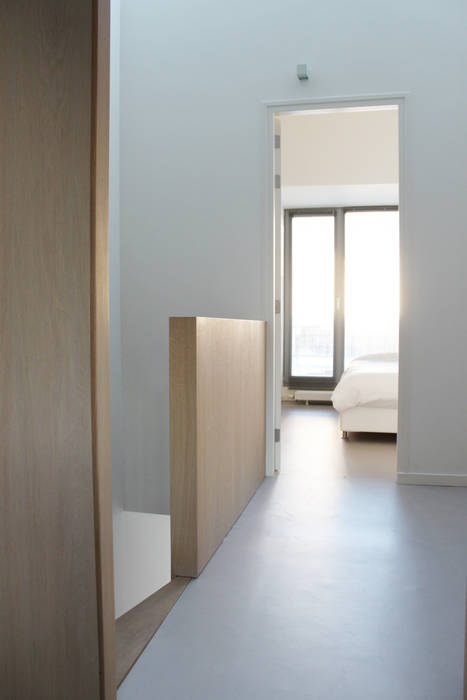 Verbouwing arbeiderswoning tot 'pied a terre', 8A Architecten 8A Architecten Minimalist house