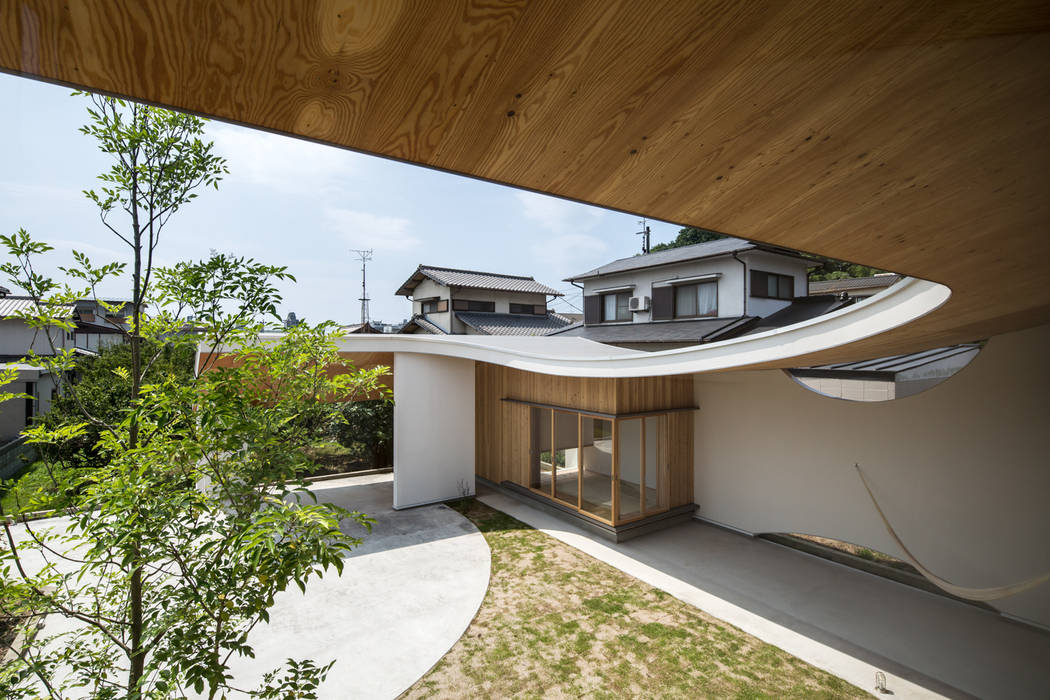 被衣の家 Shawl House, y+M design office y+M design office オリジナルな 家