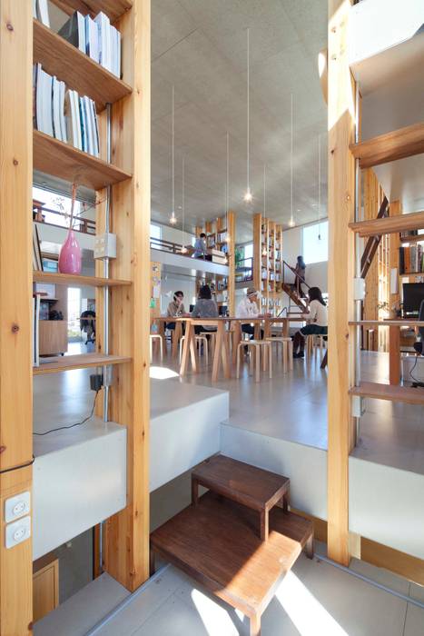 柱の杜 株式会社間宮晨一千デザインスタジオ オフィススペース 店 Homify